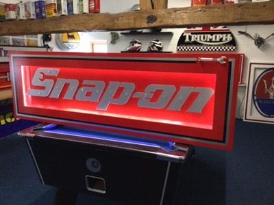 Lot 257 - LARGE ILLUMINATED SNAP-ON SIGN