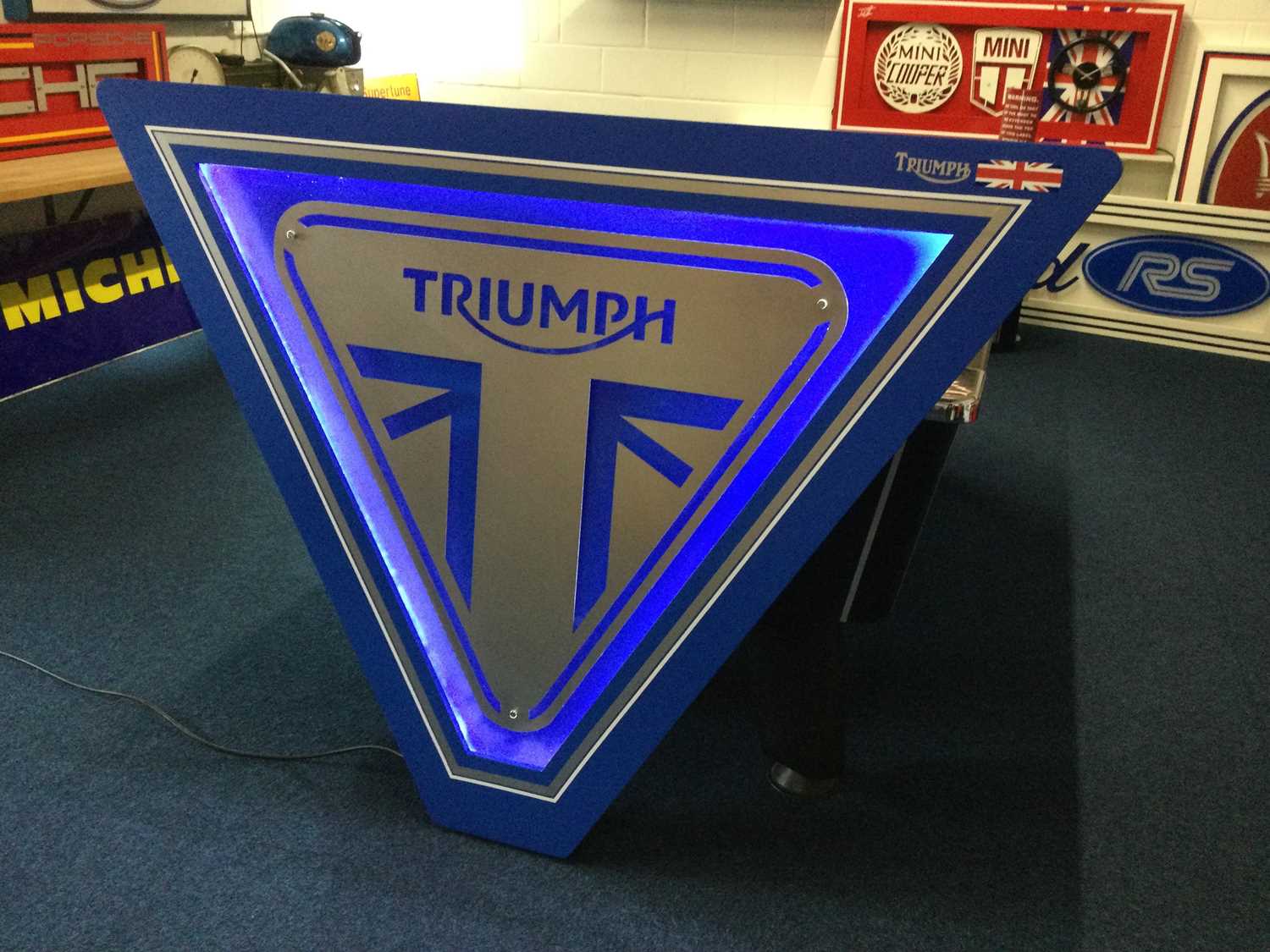 Triumph Led Sign Lot 261 - LARGE ILLUMINATED TRIUMPH SIGN
