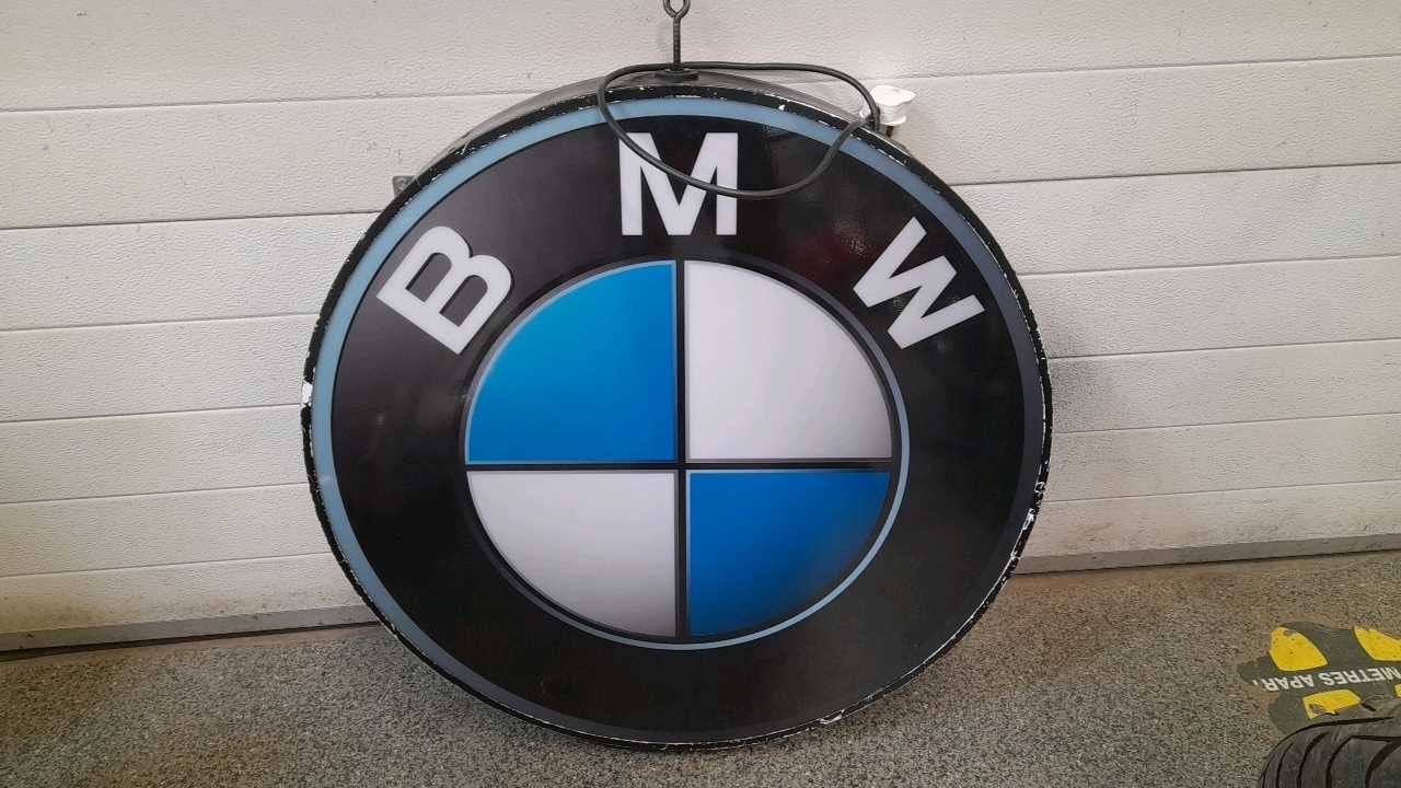 Lot 203 - BMW ROUND LIGHT UP SIGN