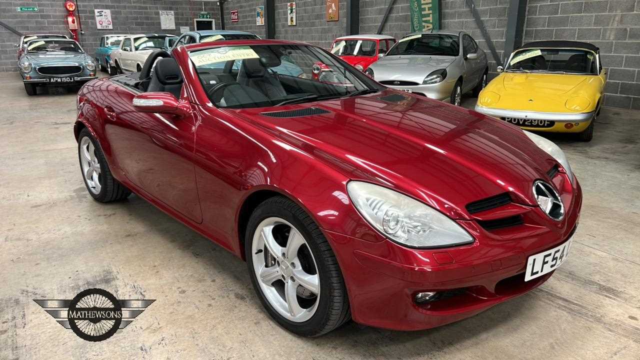 Lot 260 - 2004 MERCEDES SLK 350 AUTO