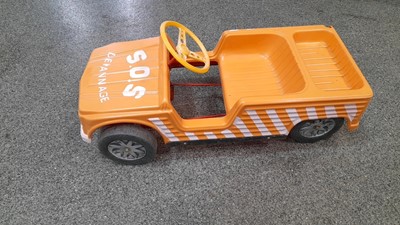 Lot 699 - PEDAL CAR CITREON