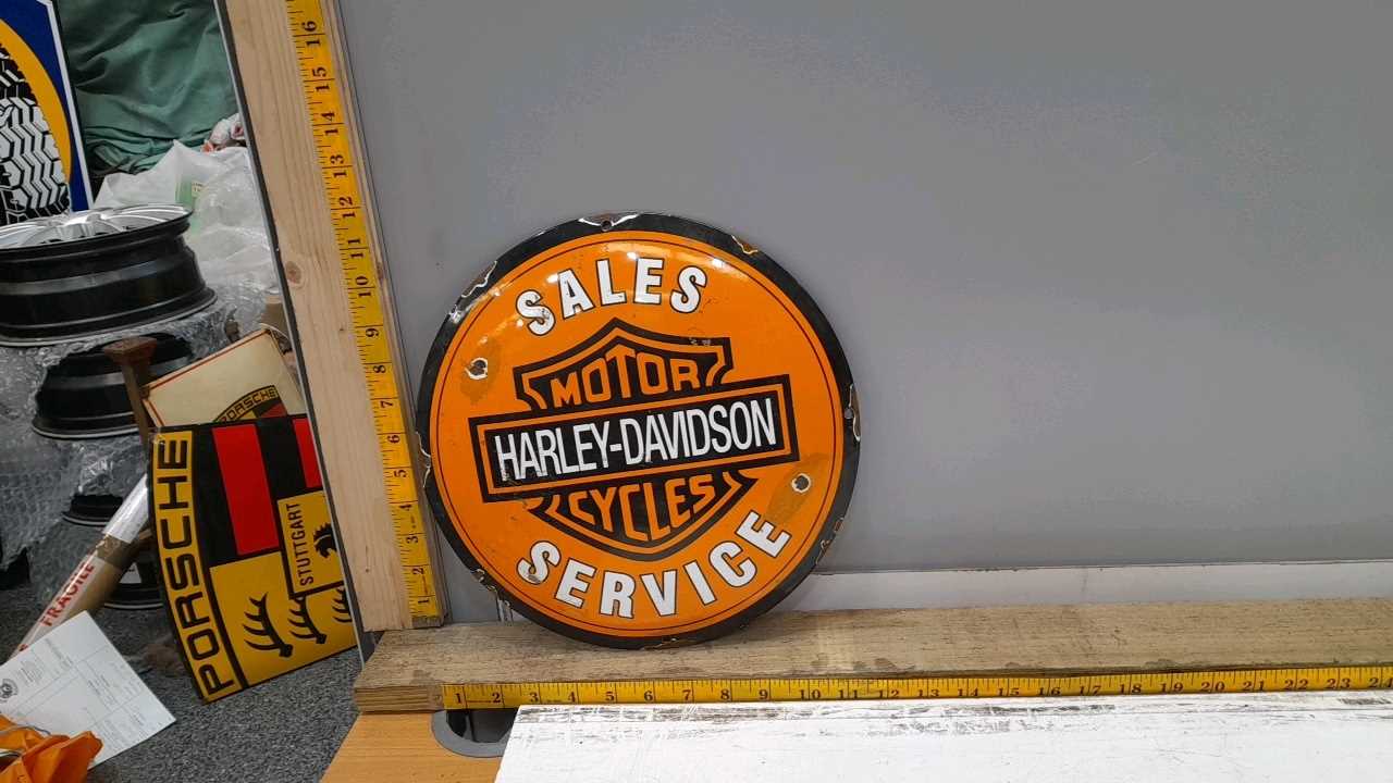 Lot 643 - 2 X ROUND REPRO SIGNS HARLEY DAVIDSON AND