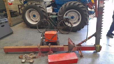 Lot 661 - DOSER / STRAIGHTENER + WELDER KIT