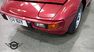 Lot 318 - 1983 PORSCHE 924