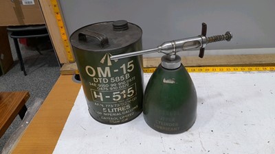 Lot 554 - BP ENERCOL UPPER CYLINDER LUBRICANT GUN AND 5L CASTROL OIL CAN