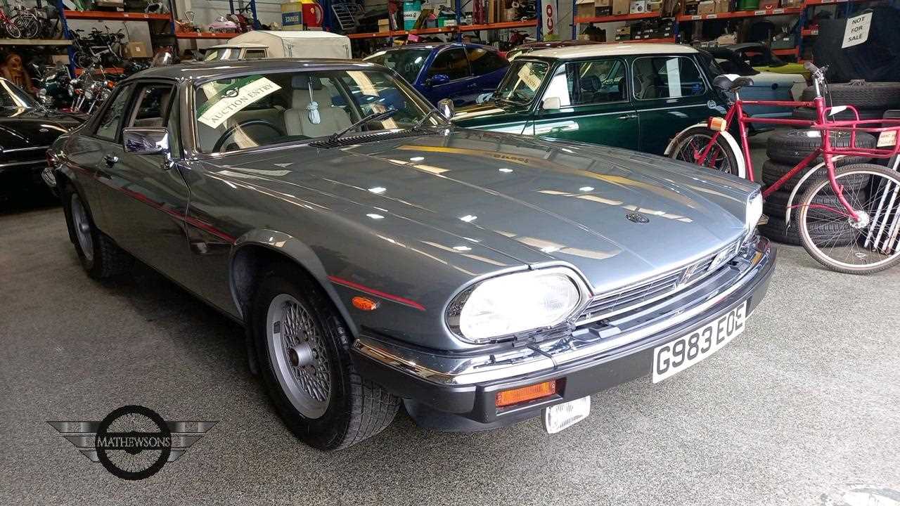 Lot 52 - 1989 JAGUAR XJS HE AUTO