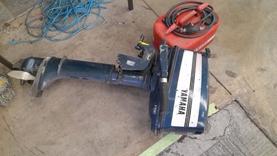 Lot 587 - 5HP YAMAHA OUTBOARD ENGINE WITH FUEL TANK