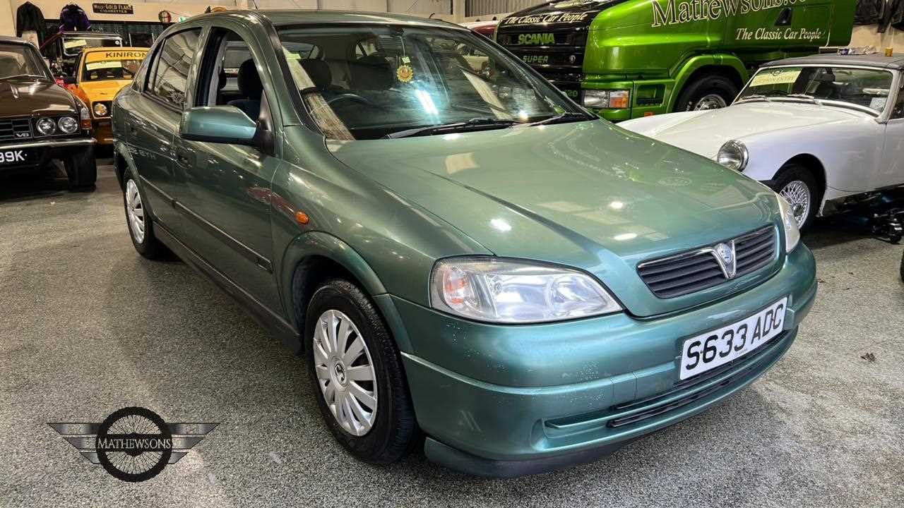 Lot 336 - 1998 VAUXHALL ASTRA CLUB 8V