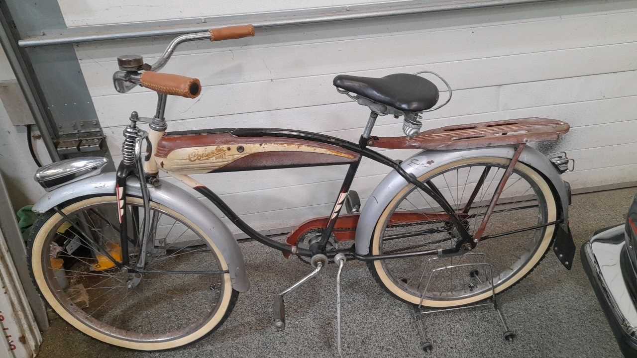 Lot 640 COLUMBIA BUILT 1950 BEACH CRUISER BROWN