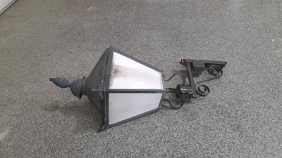 Lot 138 - STREET LAMP TOP