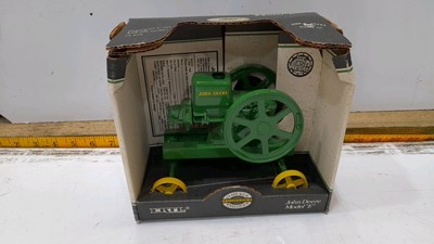 Lot 428 - ERTL JOHN DEERE ENGINE