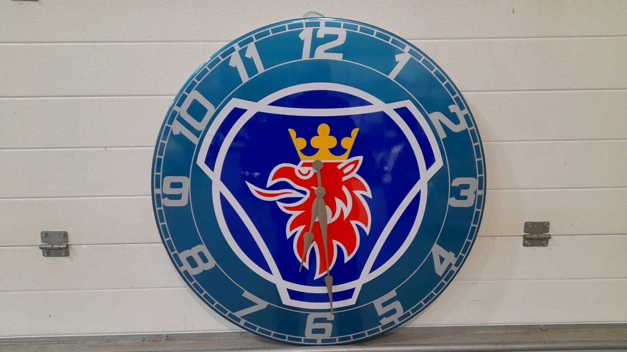 Lot 62 - HANDMADE SCANIA LOGO CLOCK 32