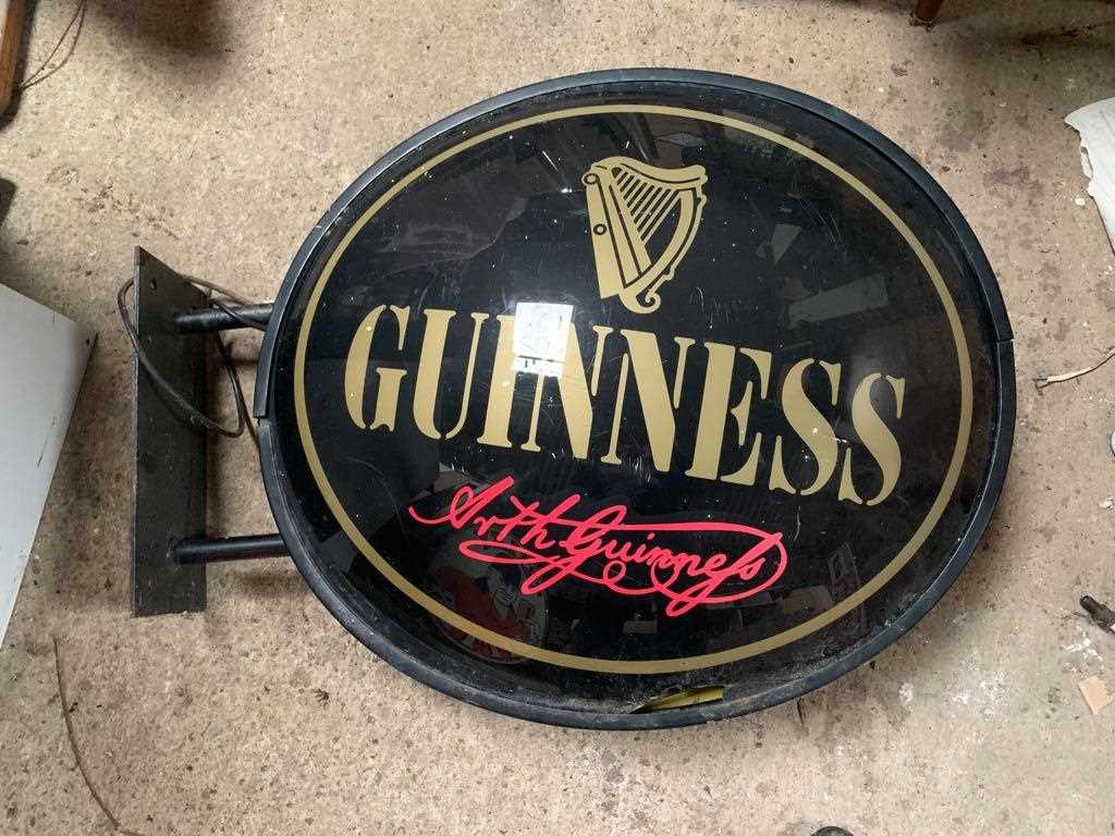 Lot 165 - GUINNESS LIGHT UP SIGN  35" x 25"