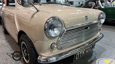 Lot 339 - 1971 AUSTIN MINI 1000