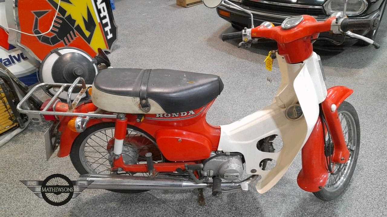 Lot 555 - 1983 HONDA C50LAC