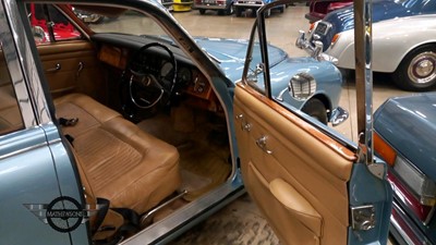 Lot 314 - 1969 DAIMLER V8 250