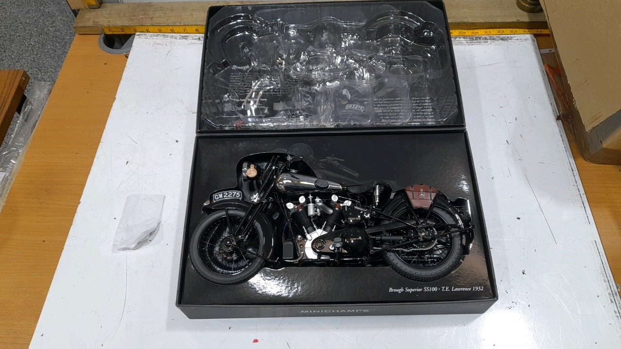 Lot 244 - MINICHAMPS BROUGH SUPERIOR SS100 T.E