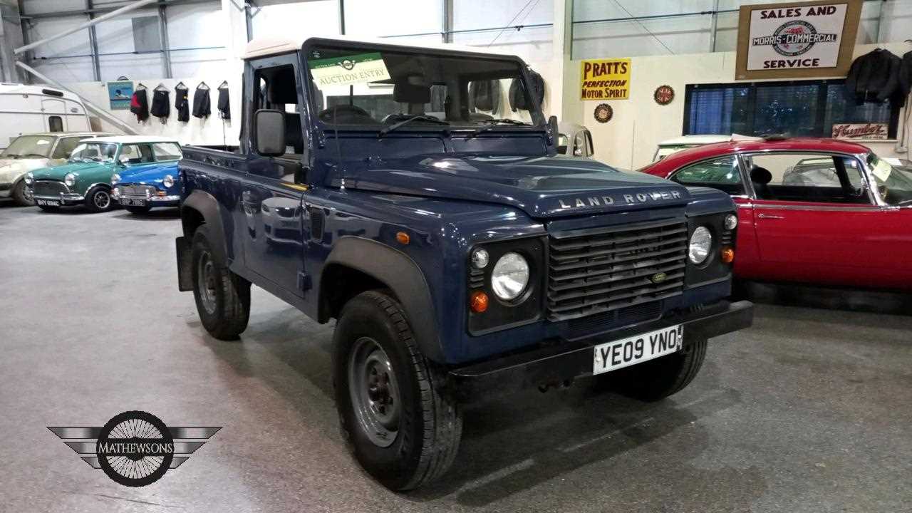 Lot 401 - 2009 LAND ROVER DEFENDER 90 PICK-UP