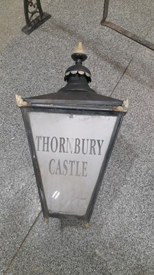 Lot 187 - THORNBURY CASTLE PUB LAMP AND WALL BRACKET