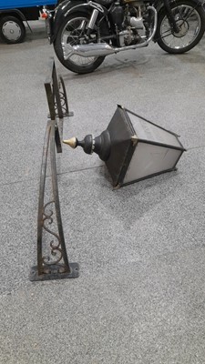 Lot 187 - THORNBURY CASTLE PUB LAMP AND WALL BRACKET