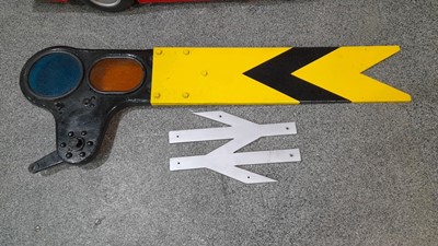 Lot 380 - RAILWAY SIGN & RAILWAY  STOP  GO SIGNAL