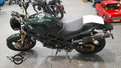 Lot 421 - 1998 DUCATI M900