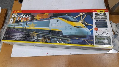 Lot 427 - HORNBY EUROSTAR TRAIN SET