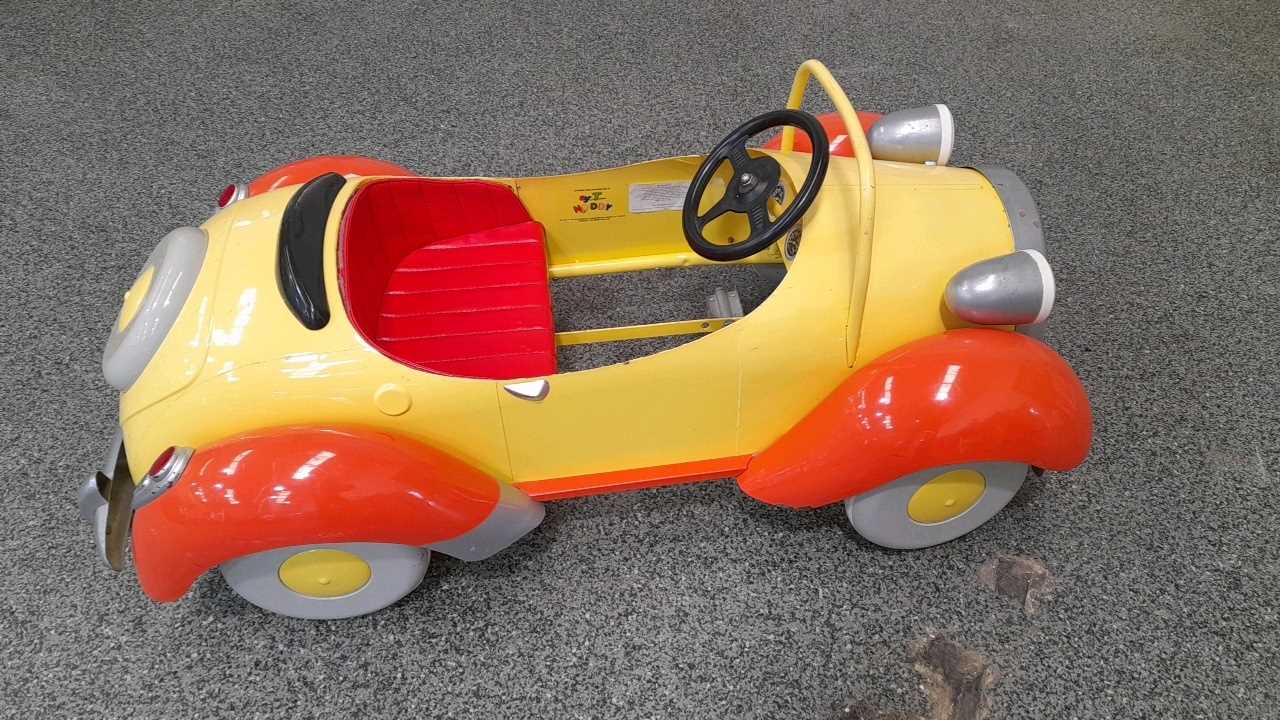 Lot 570 - NODDY CHILDS PEDAL CAR