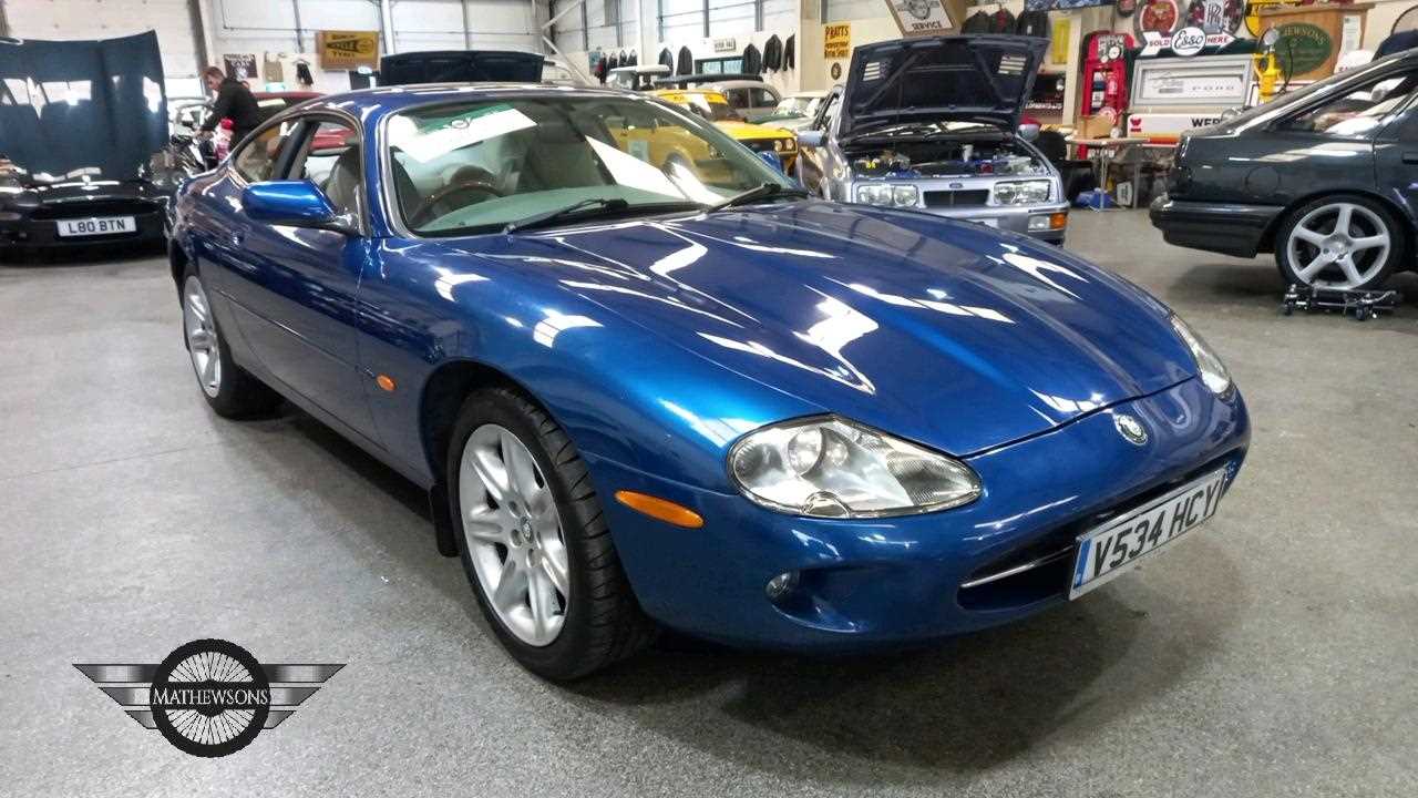 Lot 131 - 1999 JAGUAR XK8 COUPE AUTO