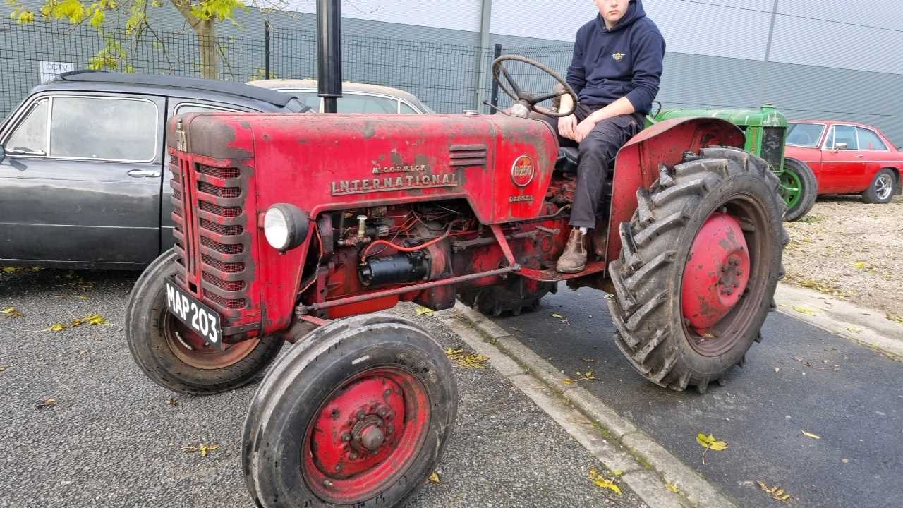 Lot 118 - 1957 MCCORMICK INT. HARVESTER