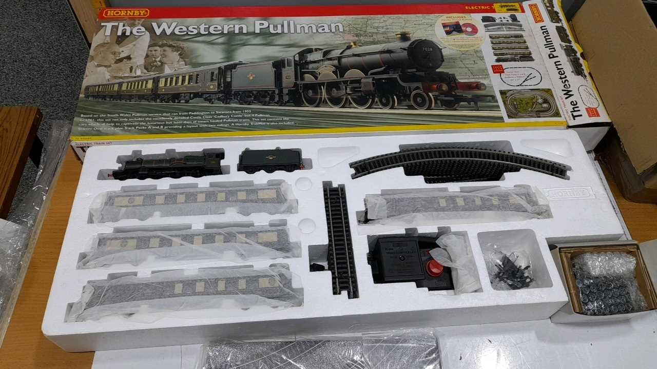 Lot 539 HORNBY WESTERN PULLMAN TRAIN SET