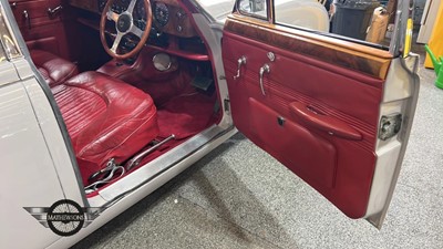 Lot 678 - 1965 JAGUAR S TYPE