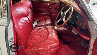 Lot 678 - 1965 JAGUAR S TYPE