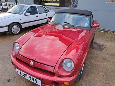 Lot 313 - 1994 MG RV8