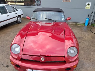 Lot 313 - 1994 MG RV8