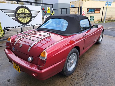 Lot 313 - 1994 MG RV8