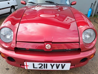 Lot 313 - 1994 MG RV8