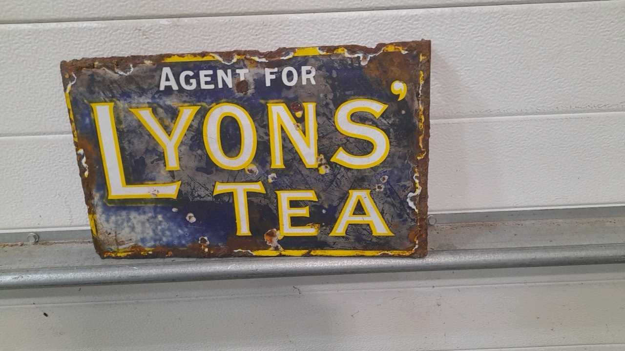 Lot 646 - LYONS TEA DOUBLE SIDED HANGING SIGN 15" X 9"