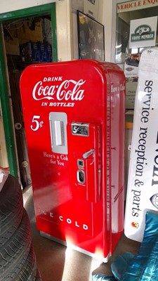 Lot 320 - COCA COLA VENDING MACHINE C 1948