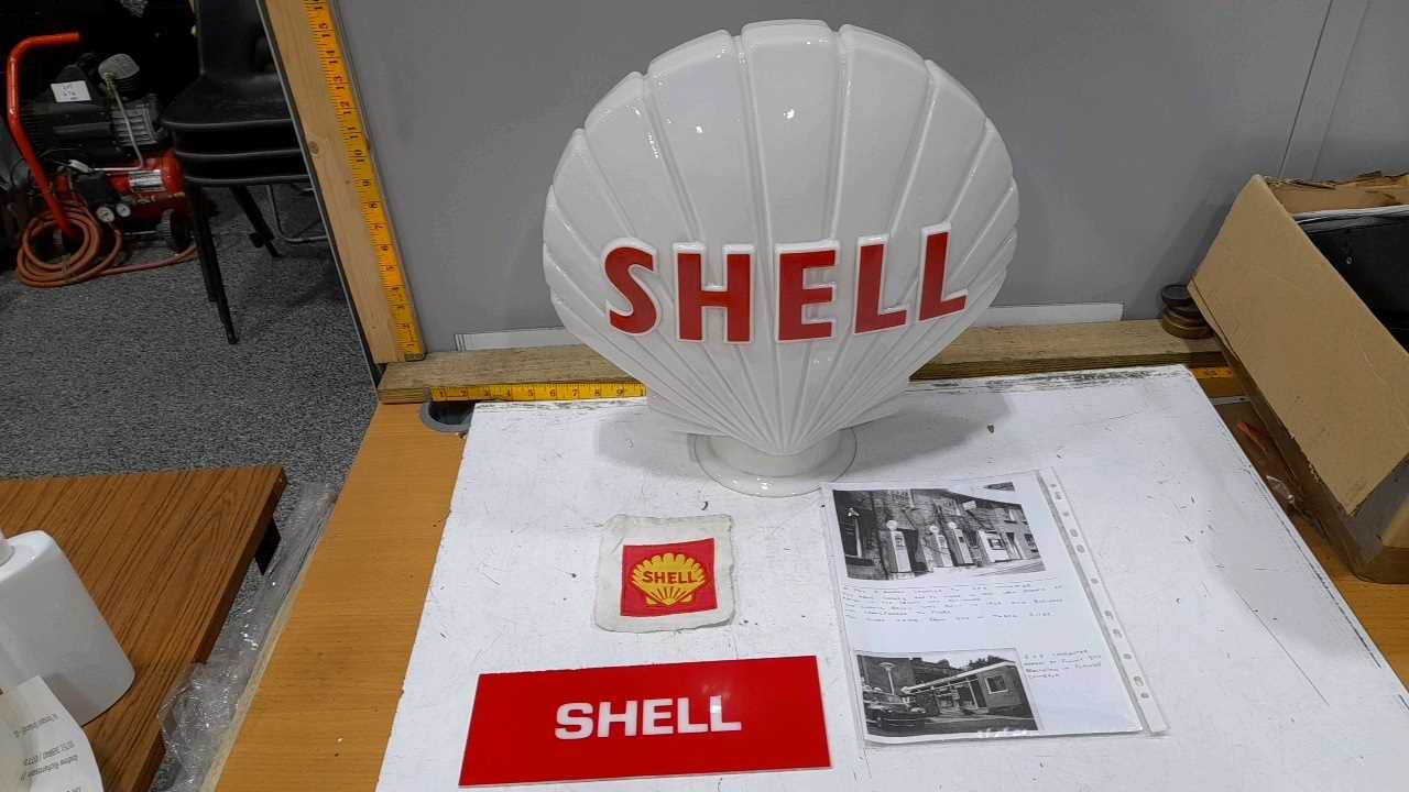 Lot 101 - SHELL PETROL PUMP GLASS GLOBE