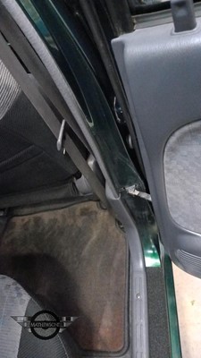 Lot 422 - 2003 TOYOTA HILUX