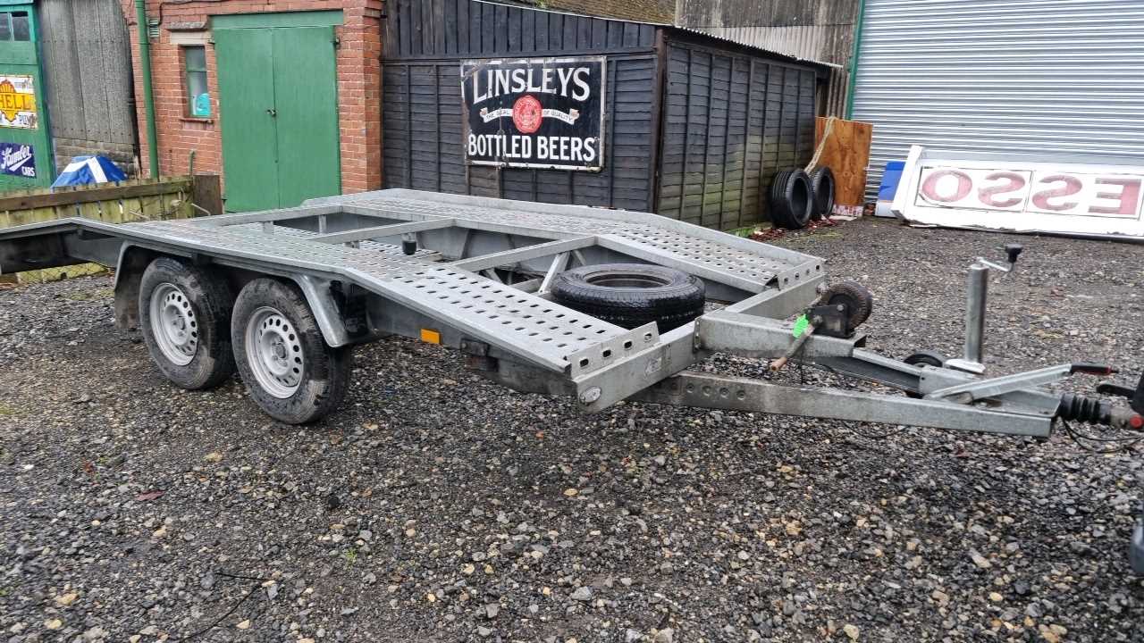 Lot 292 - TWIN AXLE TRAILER