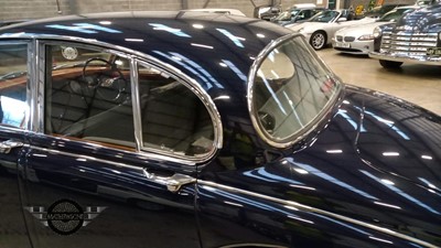 Lot 389 - 1966 DAIMLER V8 250