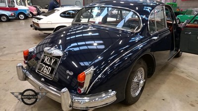 Lot 389 - 1966 DAIMLER V8 250