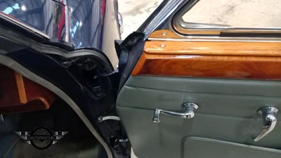 Lot 389 - 1966 DAIMLER V8 250