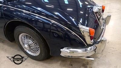 Lot 389 - 1966 DAIMLER V8 250