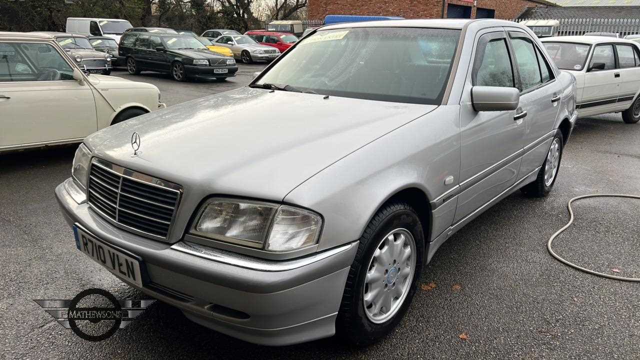 Lot 421 - 1998 MERCEDES C240 ELEGANCE AUTO