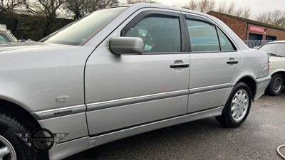 Lot 421 - 1998 MERCEDES C240 ELEGANCE AUTO