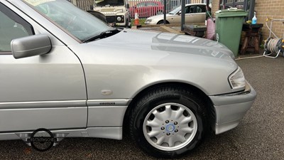 Lot 421 - 1998 MERCEDES C240 ELEGANCE AUTO