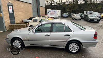 Lot 421 - 1998 MERCEDES C240 ELEGANCE AUTO